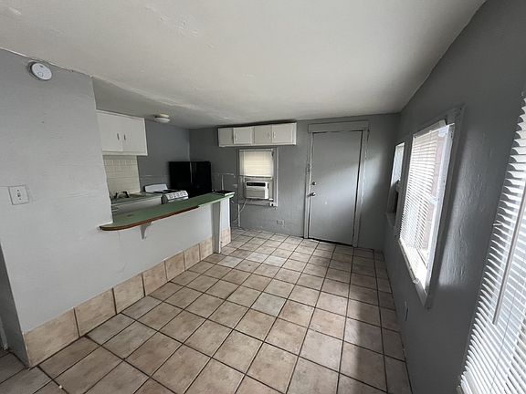 4th image of 4309 Fredericksburg Rd APT 8