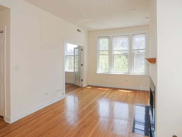 3846 N Southport Ave — Photo 13