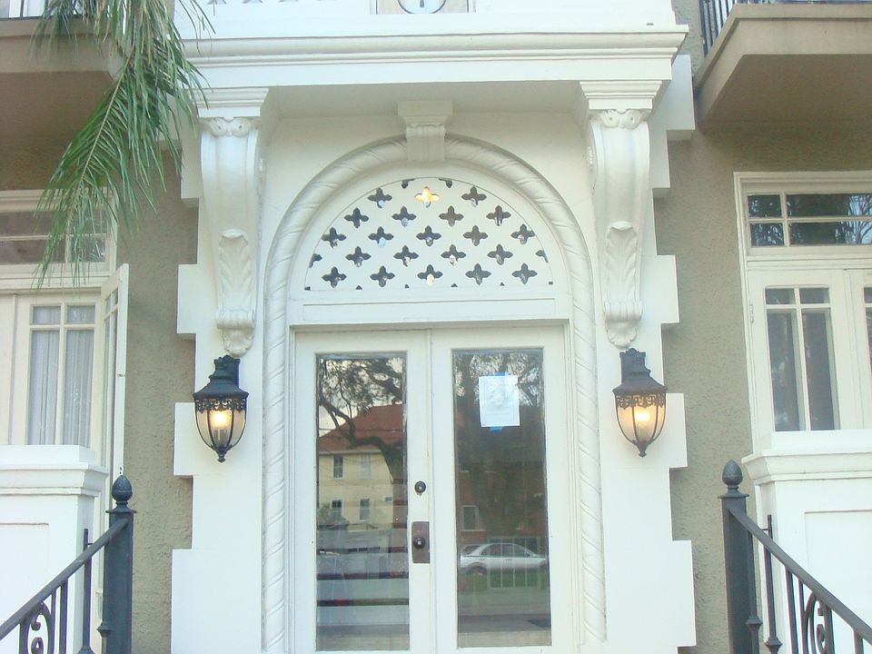 1st image of 1809 Napoleon Ave APT D