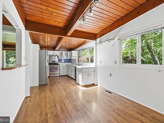 5th image of 3005 Cedar Hill Rd