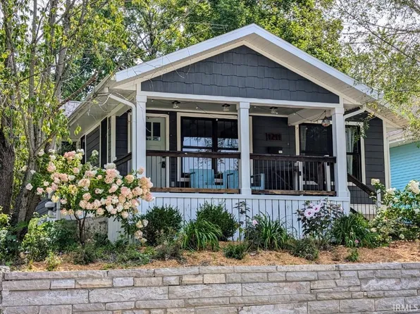 1211 S Lincoln St, Bloomington, IN 47401