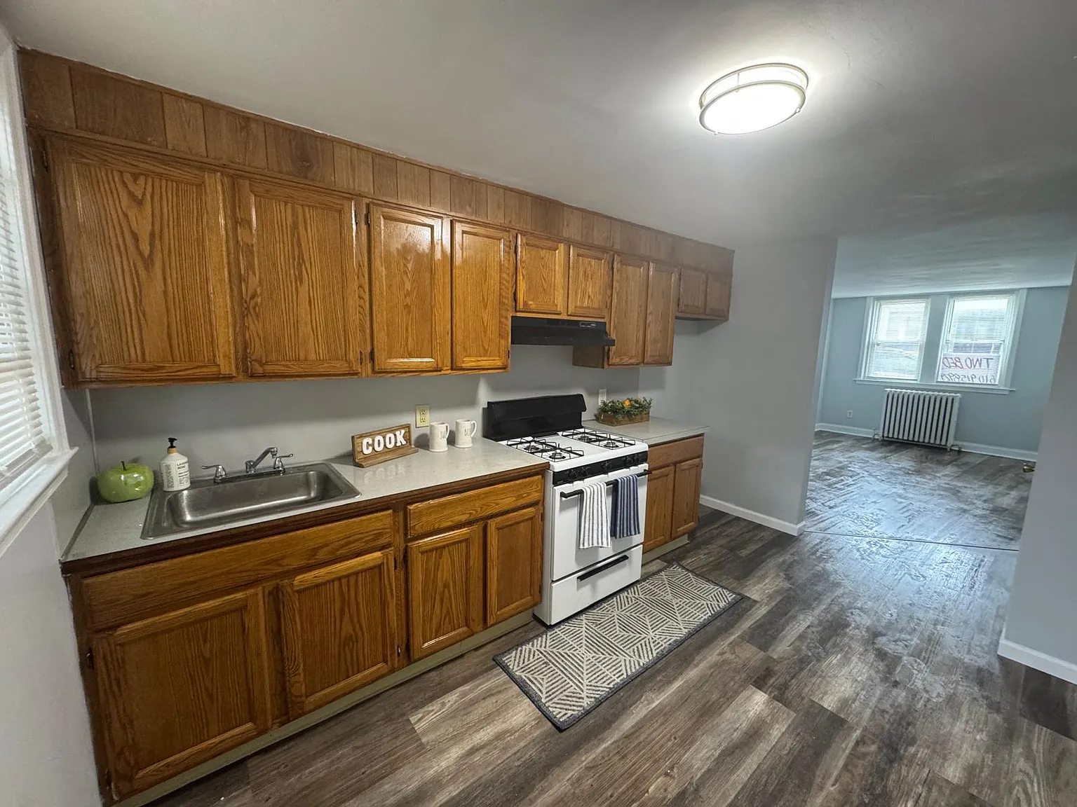 2 bed, $1,275 — Photo 2