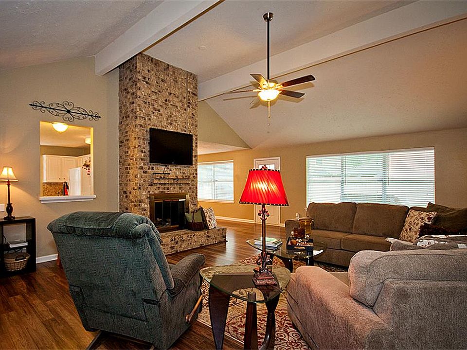 1st image of 1915 Maple Dale Ln