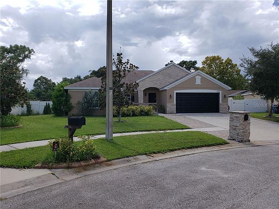 2nd image of 11908 Lynmoor Dr