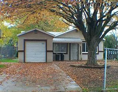 7233 Front St photo 1