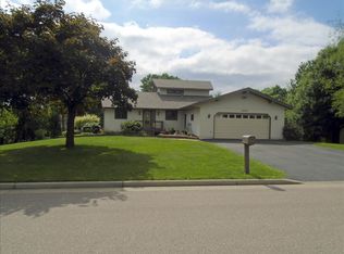 1028 Skyview Dr, Altoona, WI 54720
