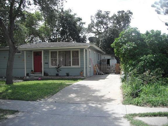 2nd image of 2221 Roslyn Dr