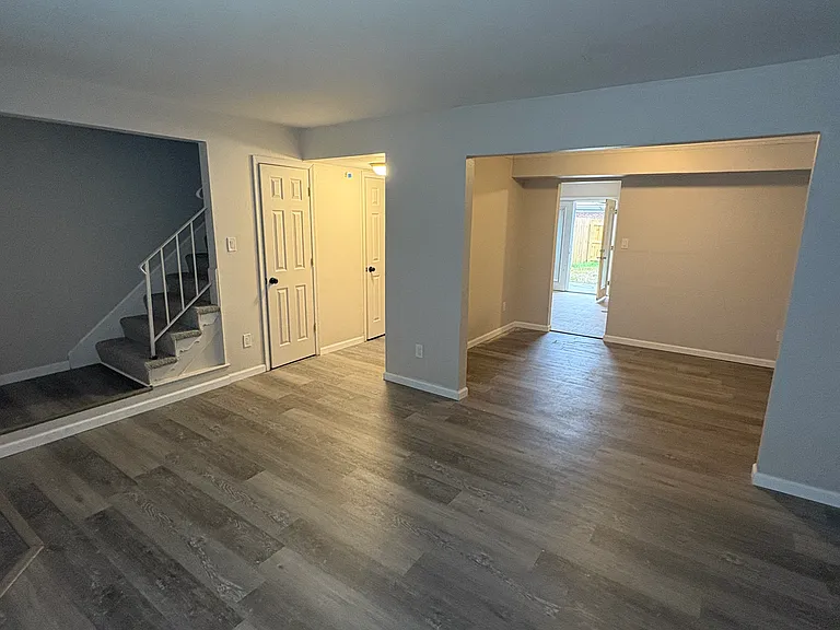813 S Grosvenor Ct — Photo 8