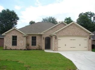 615 S 13th St, Nederland, TX 77627