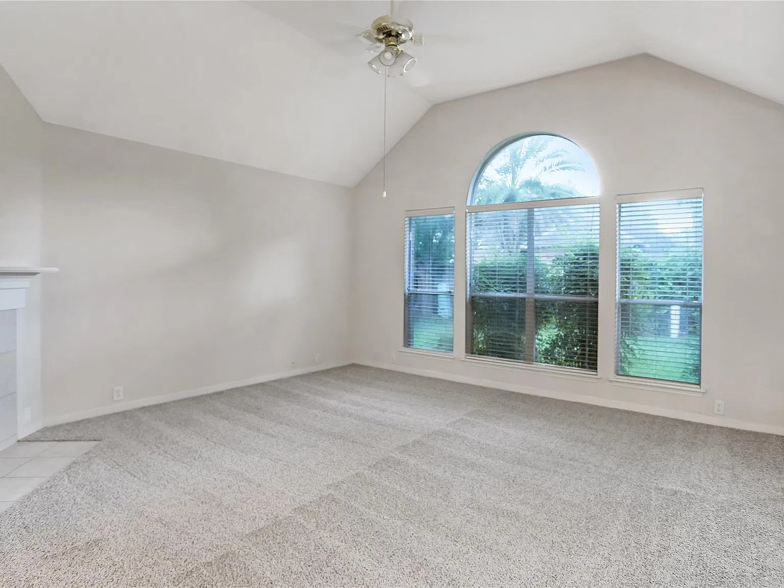 5 bed, 2.5 bath, 2268 sqft, $2,650 — Photo 3