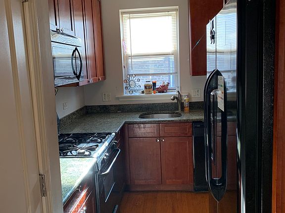 5th image of 7403 N Hoyne Ave #3