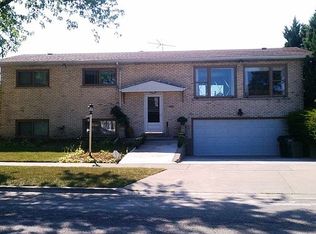 7729 Davis St, Morton Grove, IL 60053