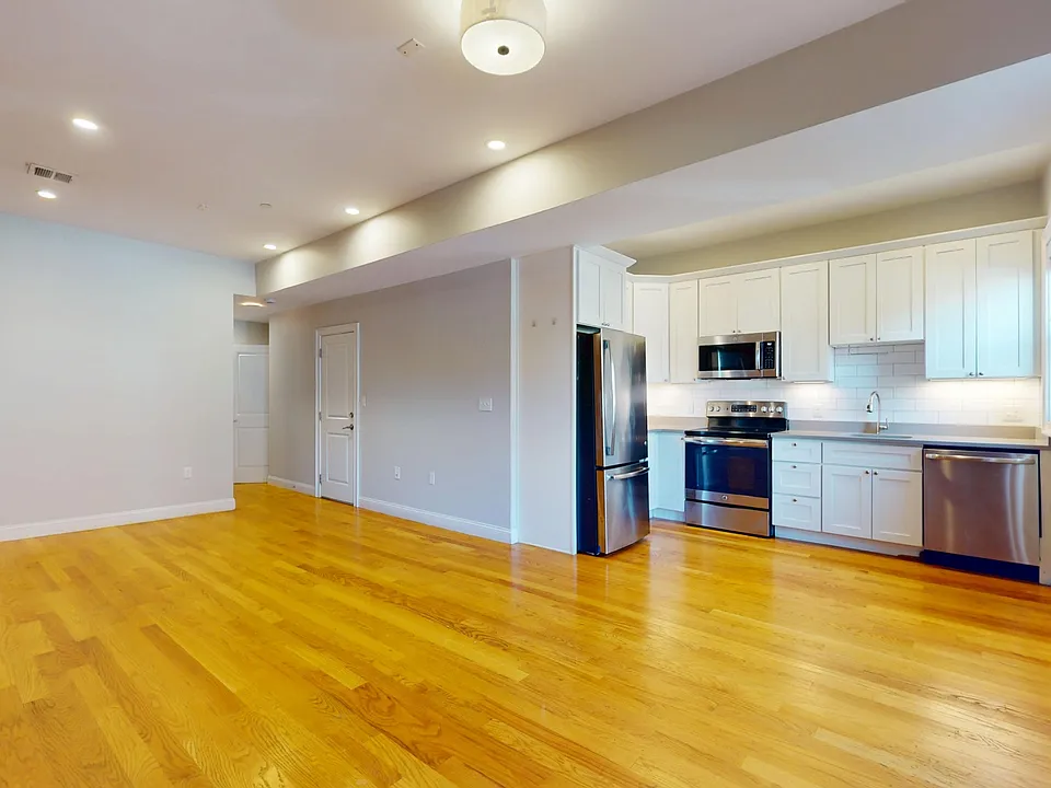 151-153 Meridian St #2