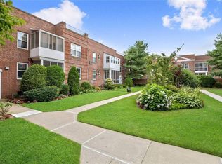 284 Central Ave APT B5, Lawrence, NY 11559