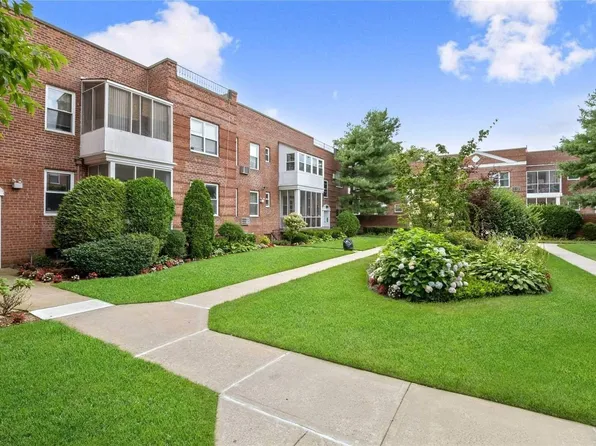 284 Central Avenue #B5, Lawrence, NY 11559