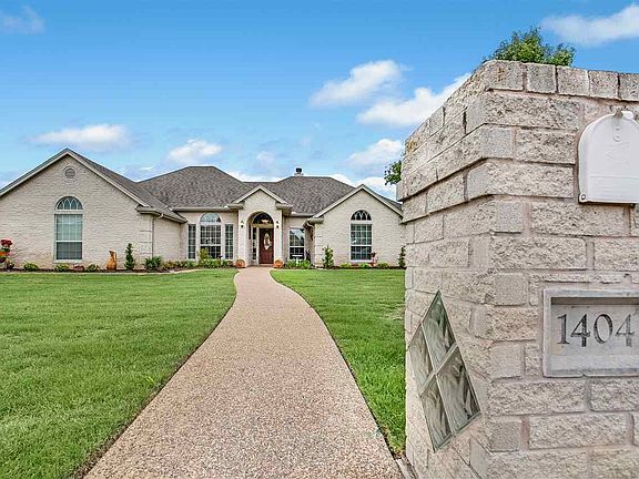 2nd image of 1404 Thistle Park