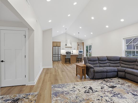 5th image of 7414 Aspen Creek Dr