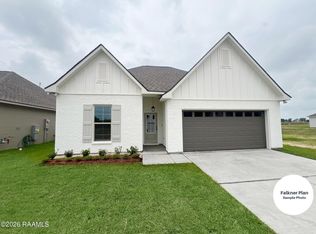105 Crescent Row, Broussard, LA 70518