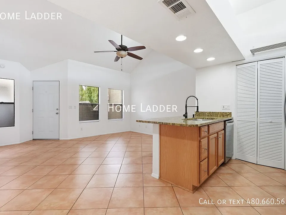 1432 W Emerald Ave #642