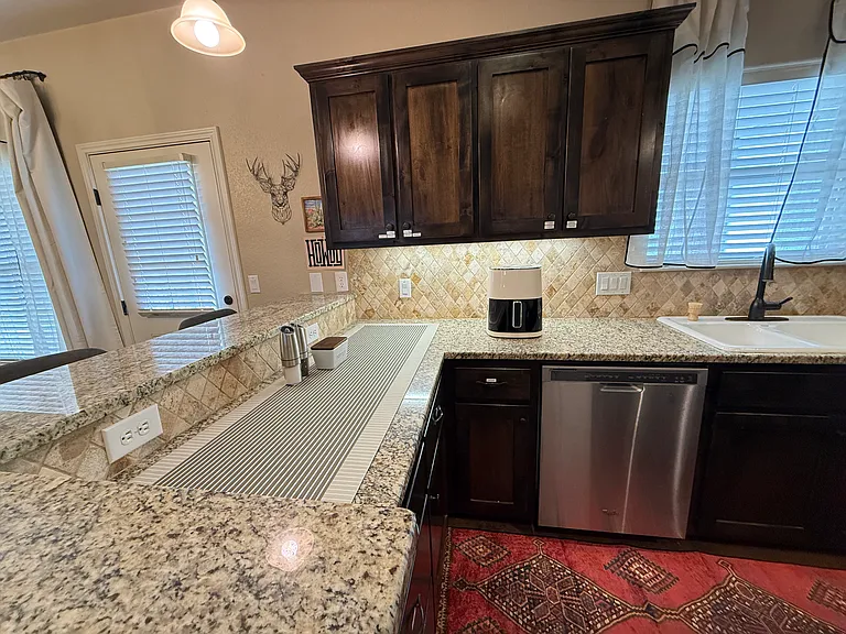 101 Ironway Dr — Photo 8