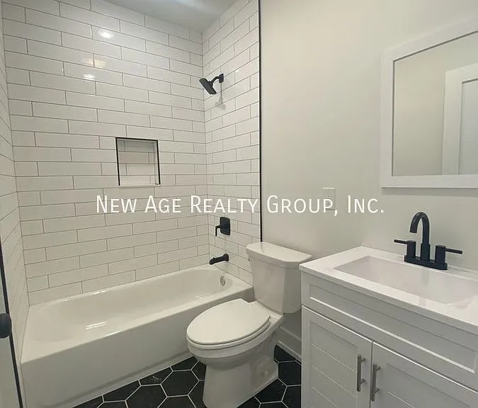 4140 Parrish St #3 — Photo 7