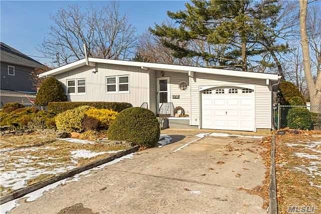 1st image of 44 Dennis Dr