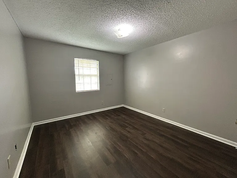 2710 S Taft St #7 — Photo 6