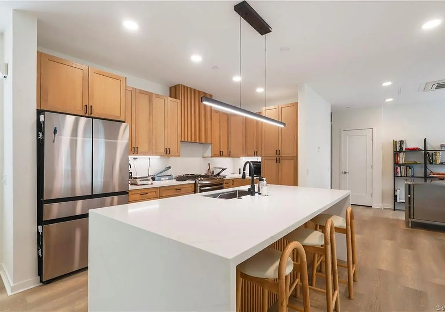 For Lease $6,250/Month, 2 Bedroom And 2 Bath, Work Space Downstairs Brickyard Ln., Costa Mesa — Photo 2