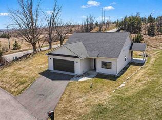 705 Maple Creek Blvd, Petoskey, MI 49770