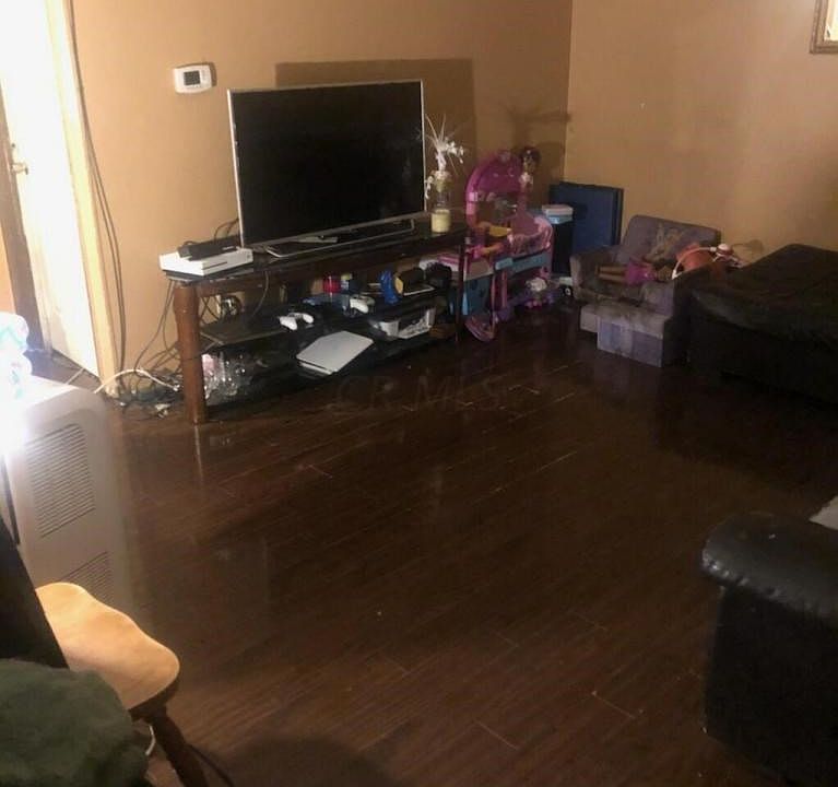 2nd image of 1703 Koebel Rd