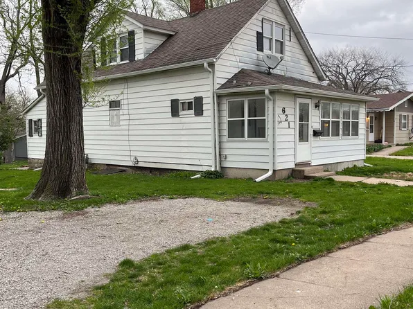 621 Benton Ave E, Albia, IA 52531