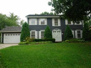 611 Paddock Ln, Libertyville, IL