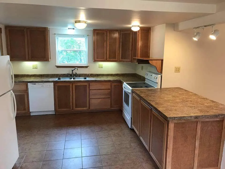 2 bed, 800 sqft, $1,500 — Photo 4