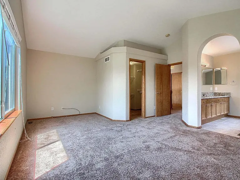 9425 Morning Glory Ln — Photo 11