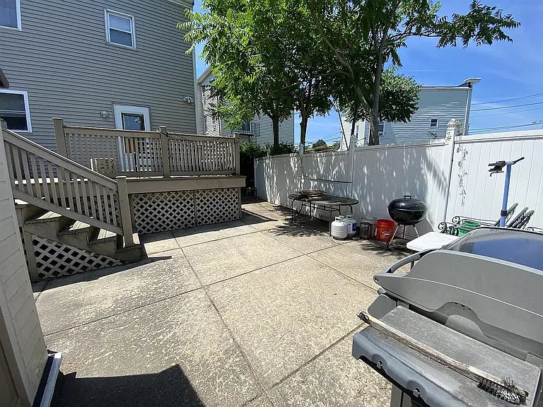31 Warren St — Photo 10