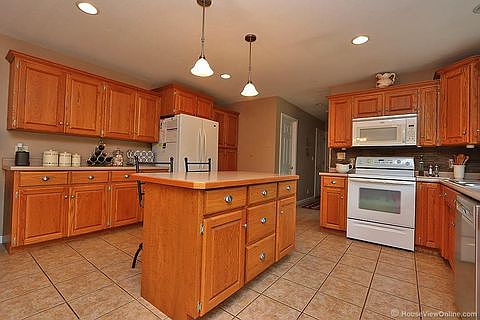 3rd image of 290 Meier Lake Dr