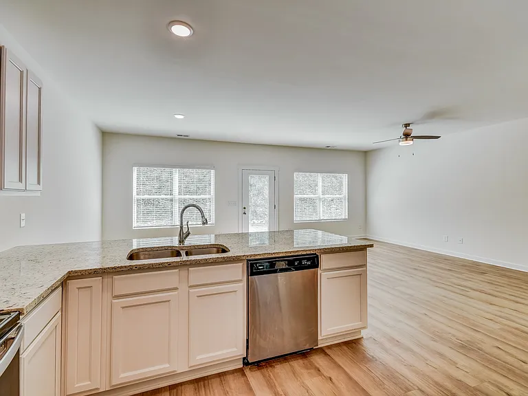 8 Deer Creek Dr — Photo 5