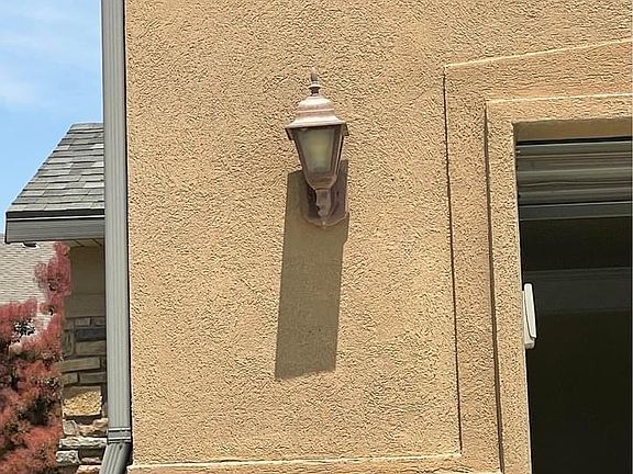 3rd image of 3044 W Desert Lily Dr