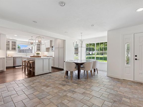 4th image of 7901 Green Valley Dr