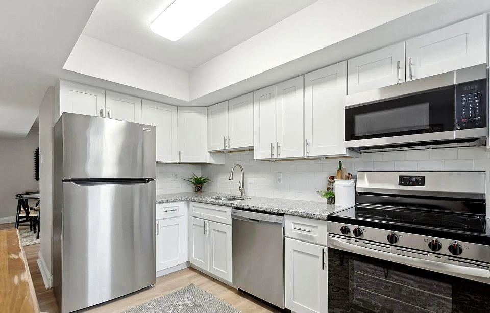 1st image of 54 Cavendish Dr #54