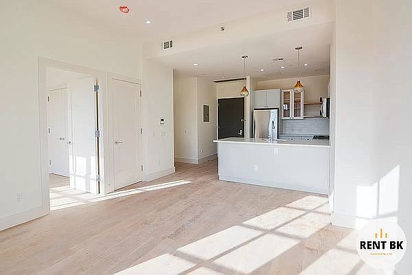 1st image of 730 Franklin Ave #5B