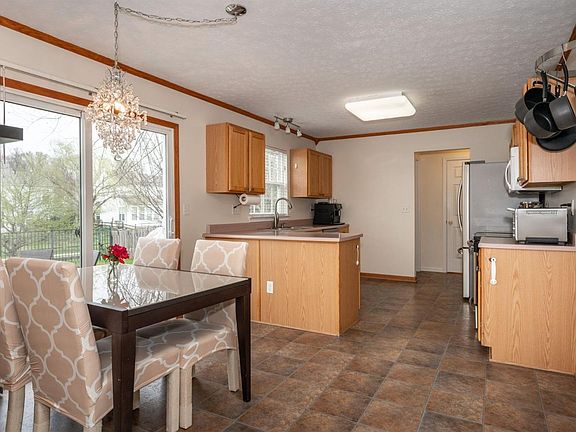 4th image of 466 Indian Lake Dr
