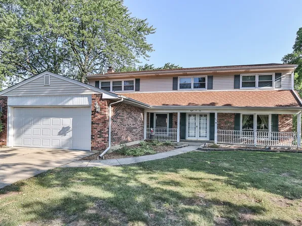 802 W Victoria Ln, Arlington Heights, IL 60005