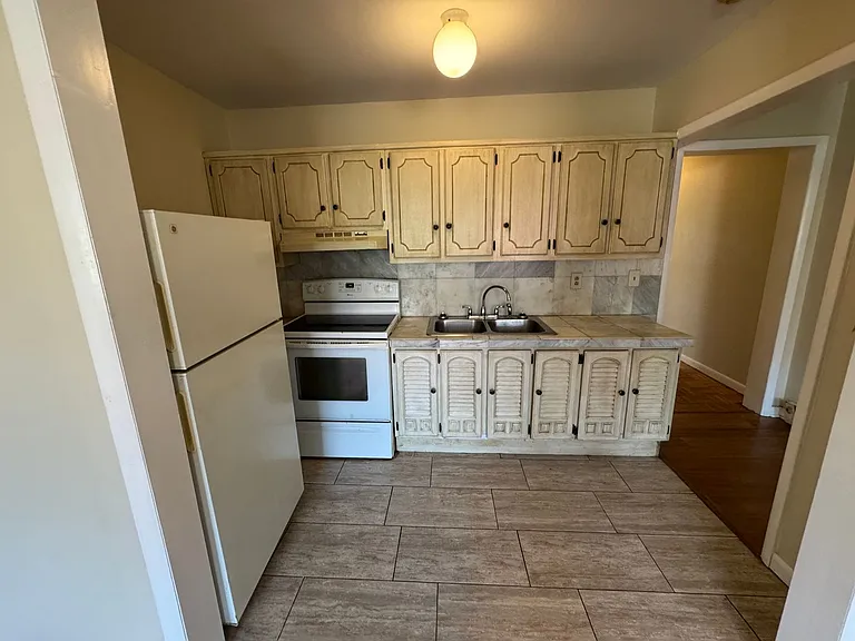 228 Northampton St — Photo 22