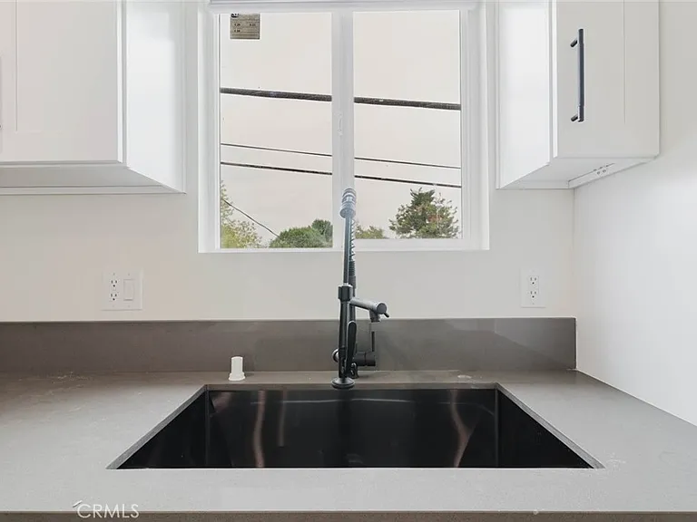 7732 Etiwanda Ave #1/2 — Photo 8