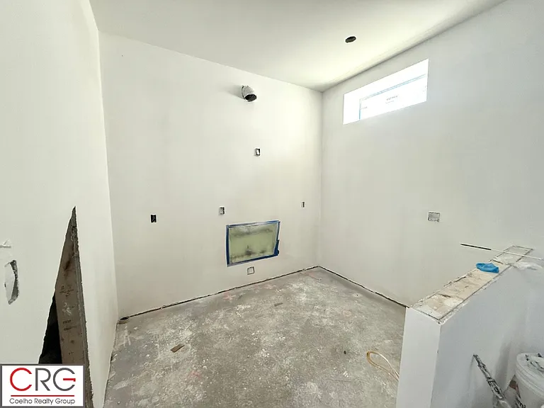 140 Summer St #1B — Photo 3