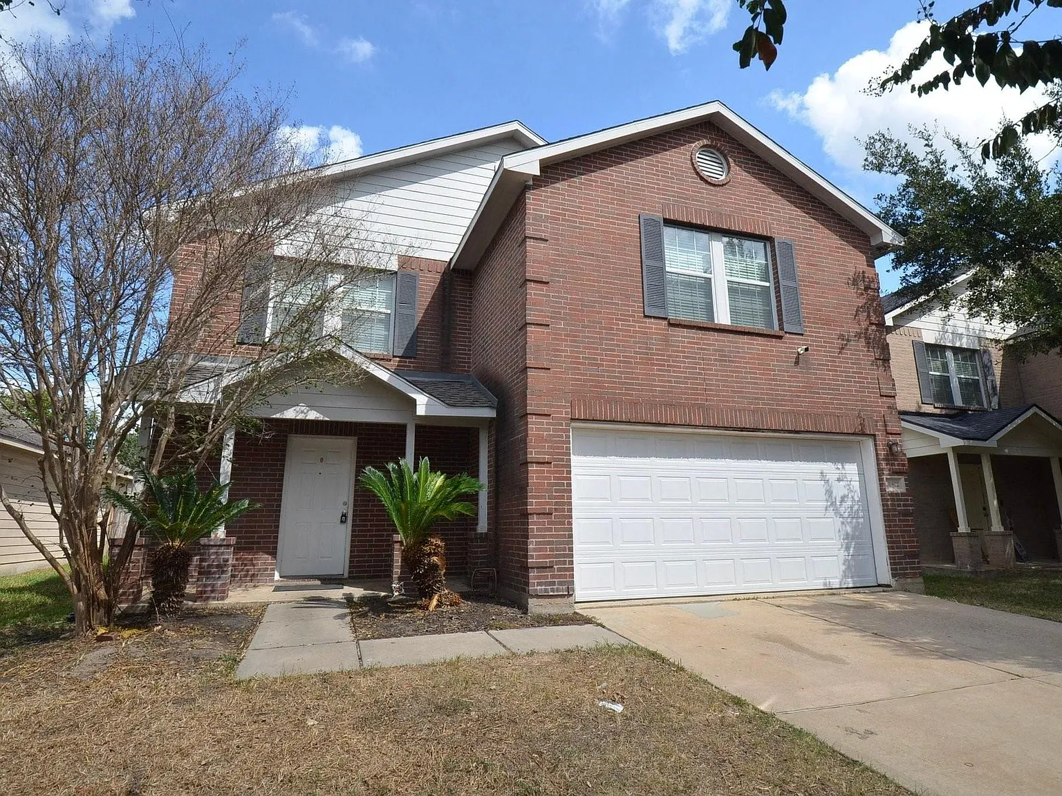 3 bed, 2.5 bath, 2940 sqft, $2,100 — Photo 2