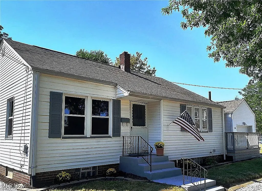 2209 Center Ct NW photo 1
