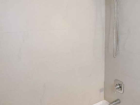 4th image of 405 N Wabash Ave Unit 1605