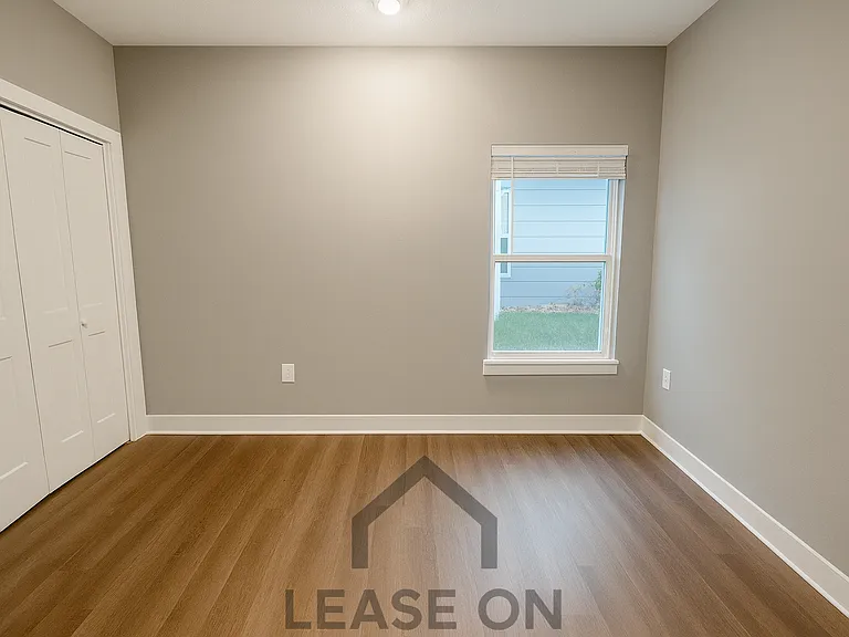 12123 W Cora St — Photo 9